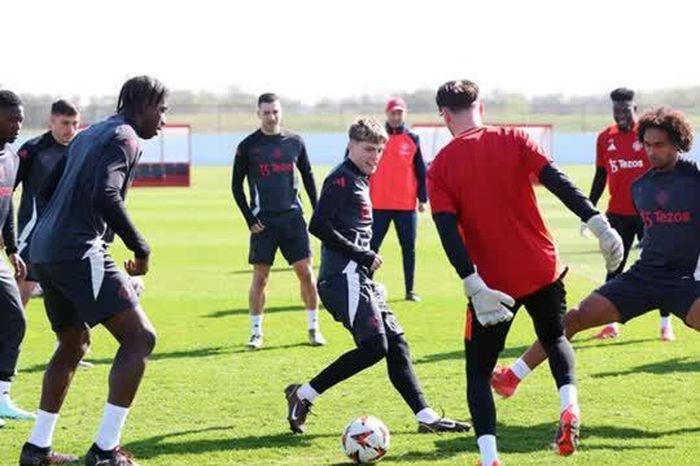 Man Utd kiếm được bao nhiêu tiền nếu giành suất dự Champions League 2025/26?
