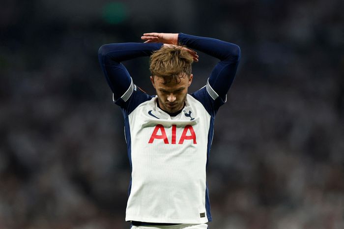 UEFA gây tranh cãi khi chế nhạo Tottenham