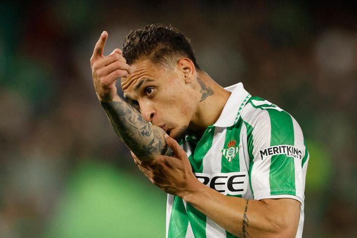Betis quyết giữ Antony