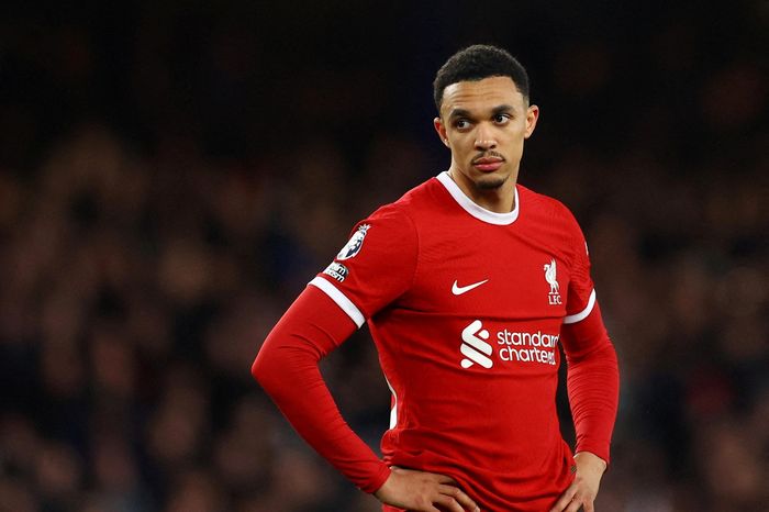 Vụ Alexander-Arnold sang Real Madrid chưa ngã ngũ