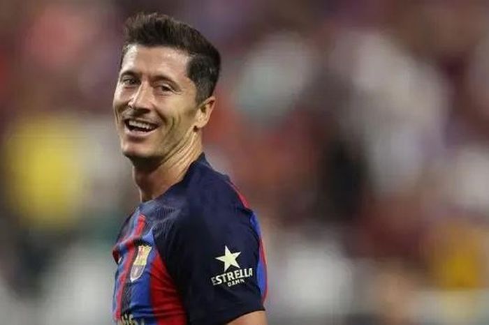 Barcelona có sự trở lại của tiền đạo Robert Lewandowski