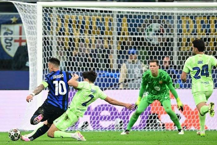 Loạt tranh cãi trận Inter thắng Barcelona