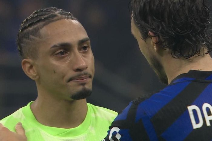 Cảm xúc trái ngược trong ngày Inter quật ngã Barca