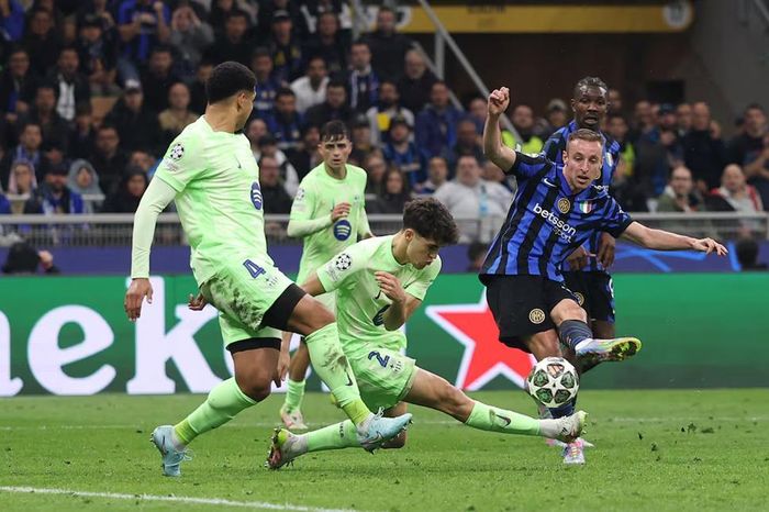 Inter Milan loại Barcelona sau trận bán kết kịch tính, giành vé vào chung kết Champions League
