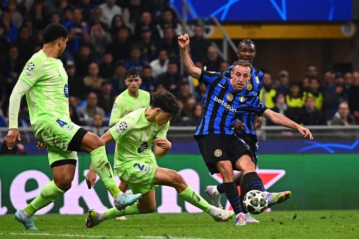 Inter Milan vào Chung kết Champions League sau màn rượt đuổi nghẹt thở với Barca