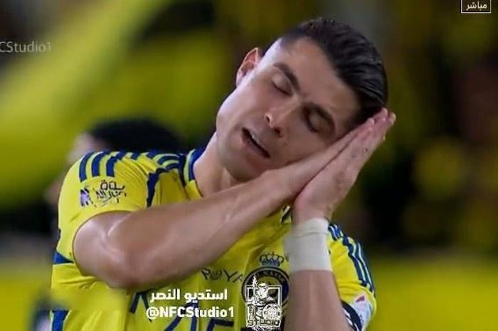 Ronaldo lại chế nhạo đồng đội