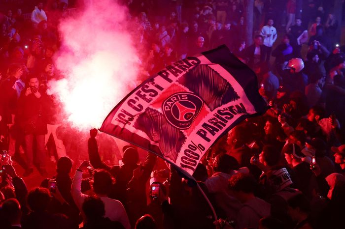 Bạo loạn sau trận PSG thắng Arsenal, cảnh sát bắt giữ 44 người