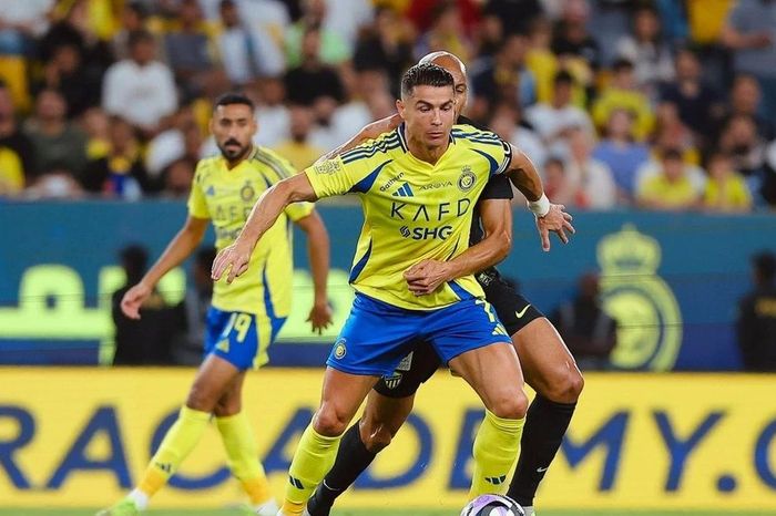 Ronaldo mờ nhạt, Al Nassr thua ngược đội bóng của Benzema
