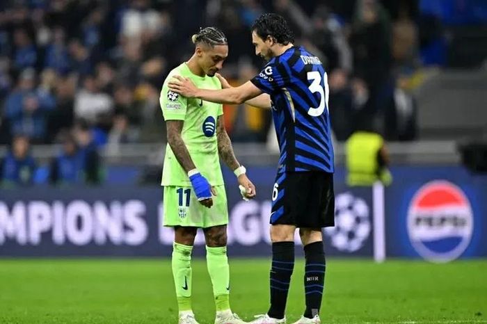 Tiền đạo Raphinha cân bằng kỷ lục của Ronaldo