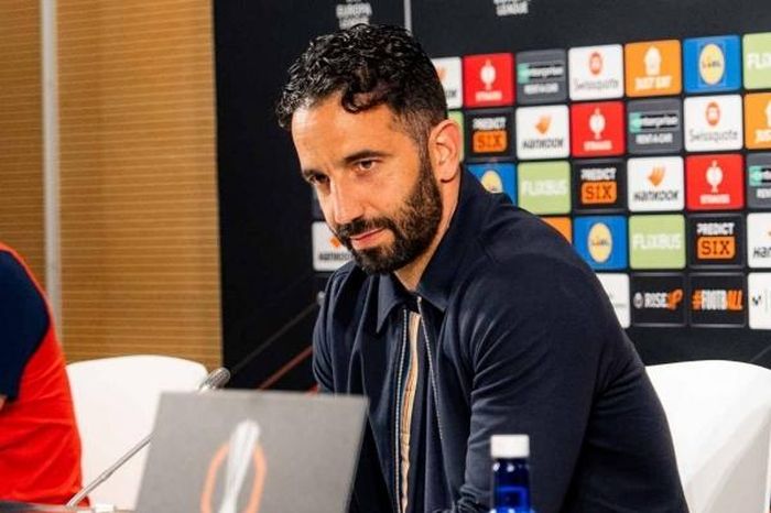 HLV Amorim ngăn chặn sự tự mãn của cầu thủ Man Utd