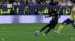 Kante ghi bàn giúp đội nhà thắng ngược không tưởng trước CLB của Ronaldo