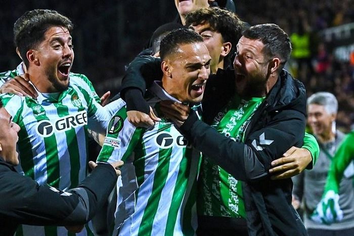 Antony tỏa sáng, Betis làm nên lịch sử