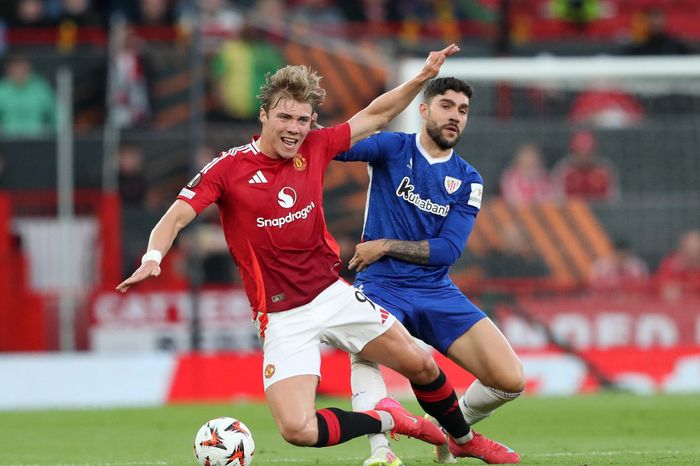 Fan MU đòi loại 2 cầu thủ ở chung kết Europa League