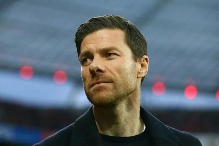 Xabi Alonso rời Leverkusen