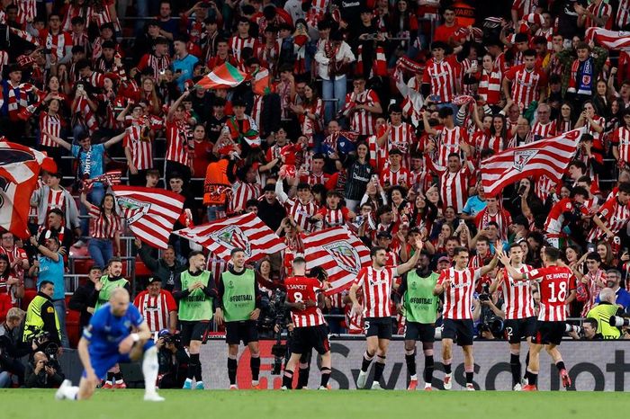 UEFA chốt địa điểm đá trận chung kết Europa League và rắc rối cho cổ động viên