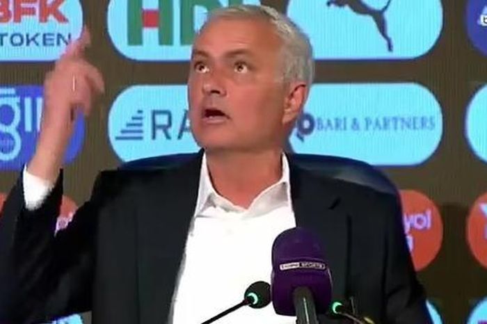 Mourinho lại gây chú ý ở Thổ Nhĩ Kỳ