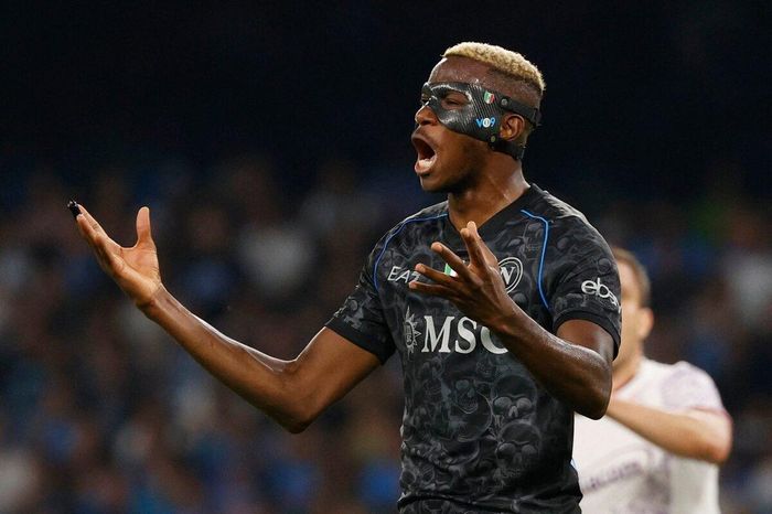 Juventus ra giá mua Osimhen