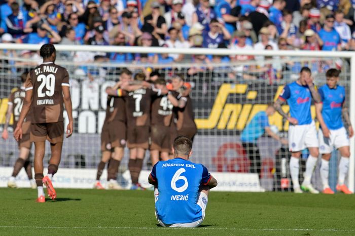 Hai đội rớt hạng Bundesliga lộ diện