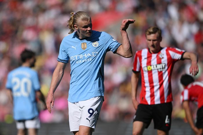 Man City gây thất vọng trước đội bét bảng