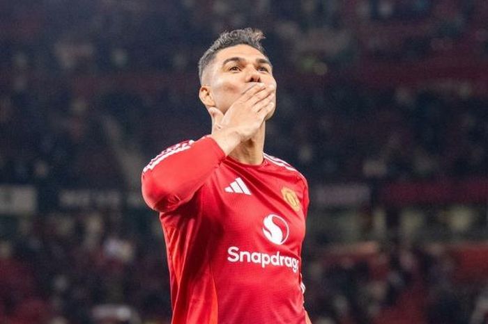 Casemiro đang 'hồi sinh', tương lai ở MU thay đổi bất ngờ