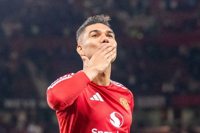 Tương lai Casemiro ở MU bất ngờ thay đổi