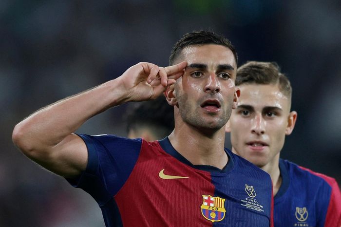 Ferran Torres đi vào lịch sử trận 'Siêu kinh điển'