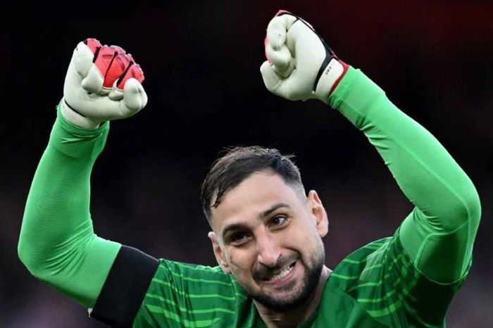 Man United sẵn sàng mua 'người nhện' Donnarumma