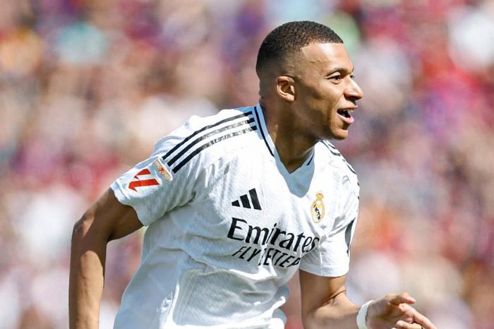 Liên tiếp xé lưới Barca, Mbappe đi vào lịch sử Real Madrid