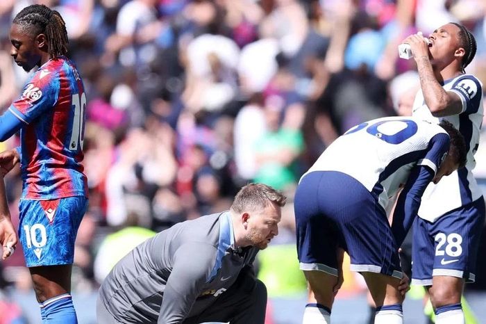 Tottenham có trận ra quân tệ chưa từng có trước Crystal Palace