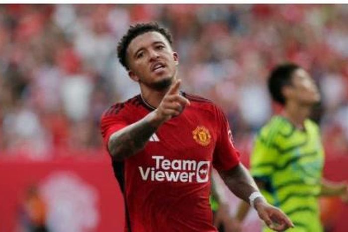 Man United giảm giá bán Sancho