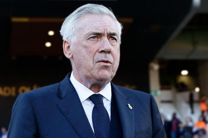 Ancelotti thừa nhận thủ kém, Hansi Flick sánh ngang Pep Guardiola