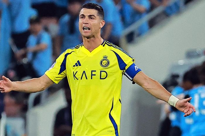 Ronaldo 'mất tích' khó hiểu