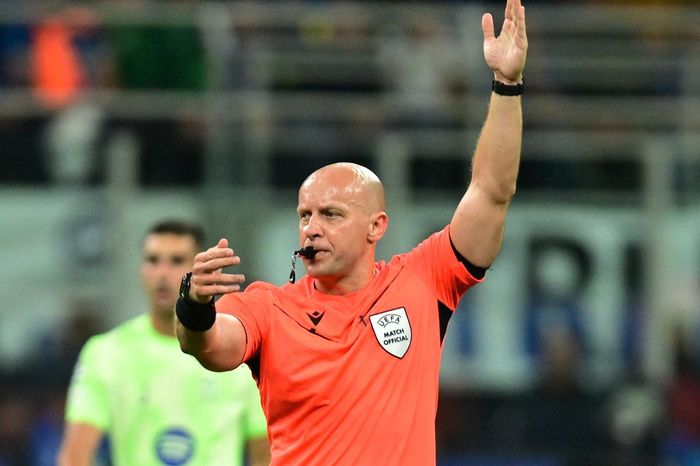 Nghi ấn xử ép Barca, trọng tài bị UEFA 'gạch tên'