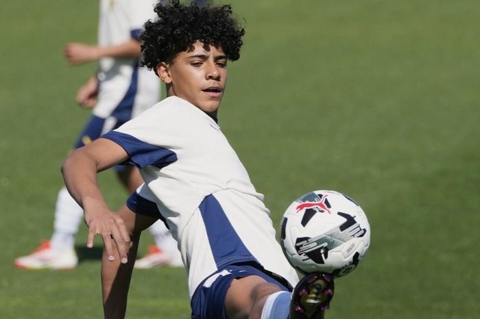 Ronaldo Jr ghi dấu ấn trong trận thắng 4-1 của U15 Bồ Đào Nha