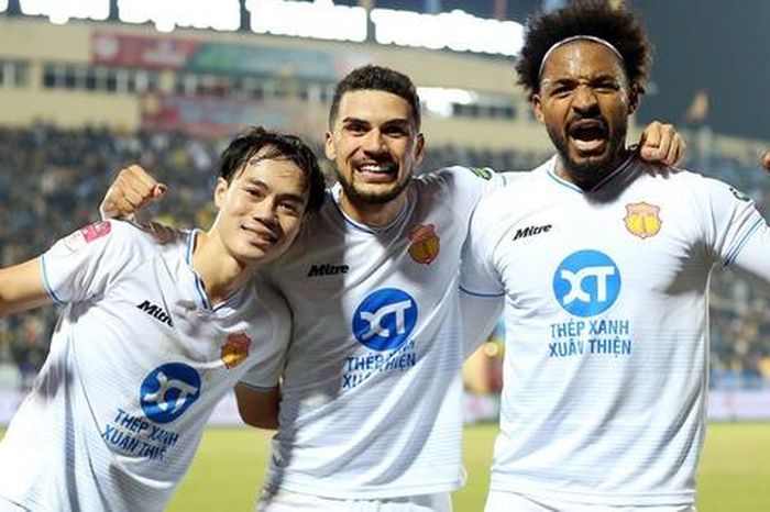 Tiền vệ 'lò' Barcelona gia nhập CLB Hà Nội
