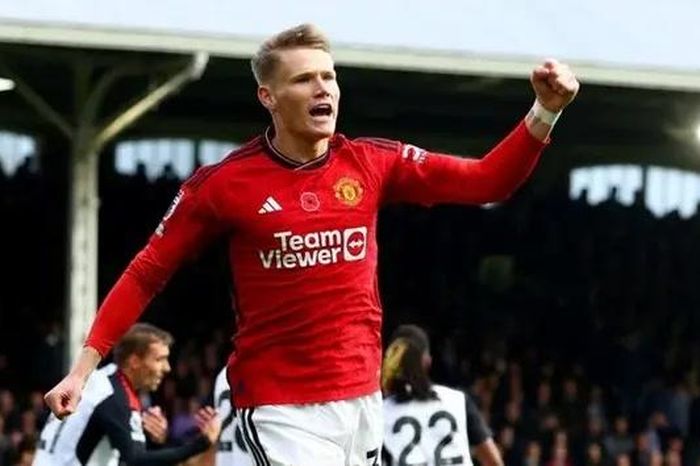Man United có thể bị cấm dự Champions League