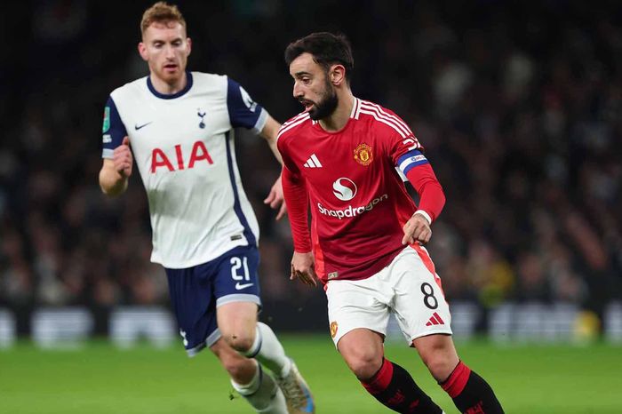 Manchester United và Tottenham, ai thèm muốn chiếc cúp Europa League hơn?