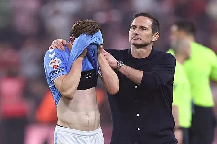 HLV Lampard thua ở vòng bán kết play-off thăng hạng Ngoại hạng Anh