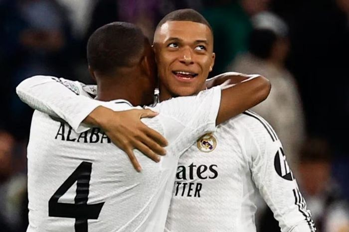 Mbappe khiến cầu thủ Barca ngả mũ sau El Clasico