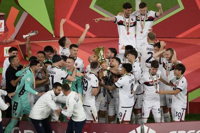 Hạ 'ông lớn' AC Milan, Bologna đoạt Coppa Italia sau nửa thế kỷ