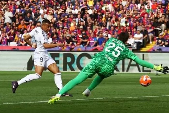 Cuộc đua Chiếc giày vàng châu Âu 2024/25: Mbappe bứt phá ngoạn mục