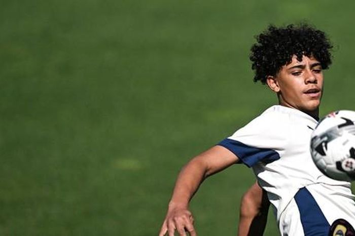 Con trai Ronaldo liệu có thể đạt đến đẳng cấp của bố?
