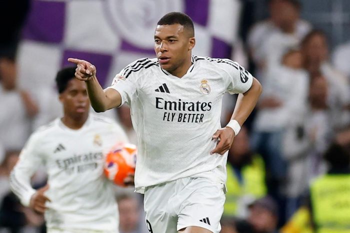 Mbappe lập công, Real Madrid khiến Barca chưa thể nâng cúp