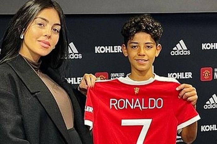 Manchester United muốn chiêu mộ con trai tài năng của Cristiano Ronaldo