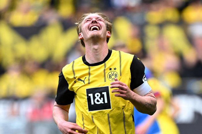 Dortmund giành vé Champions League ngoạn mục