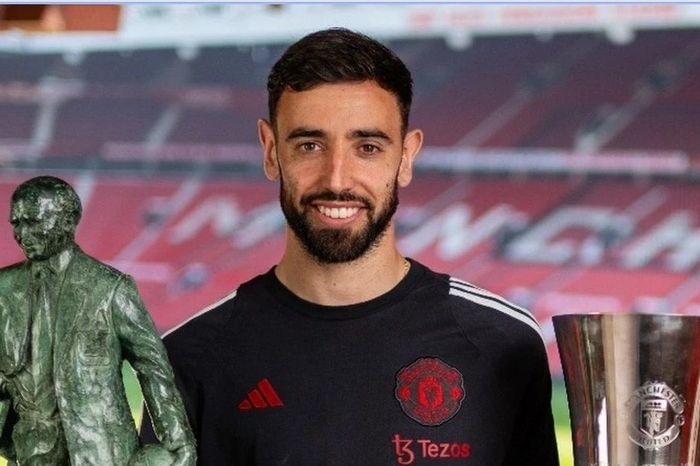 Fernandes sánh ngang Ronaldo, Man Utd tệ chưa từng có