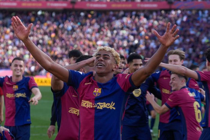 BARCA VÔ ĐỊCH LA LIGA: Bắt đầu đế chế 'Dream team 3.0'