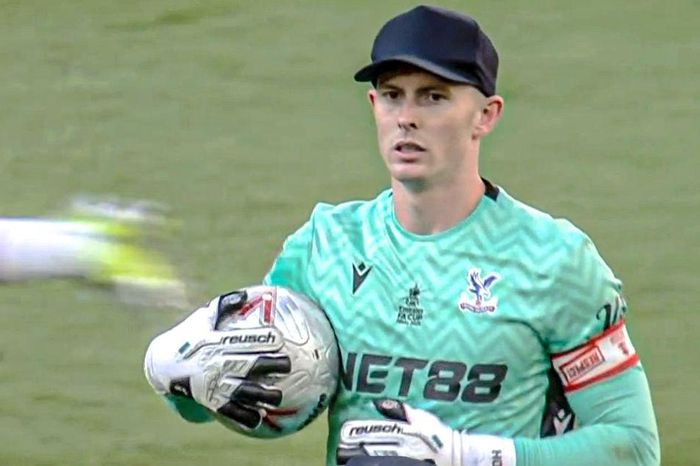 Hình ảnh gây sốt của Dean Henderson