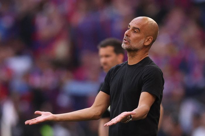 Pep Guardiola lý giải quả phạt đền tranh cãi