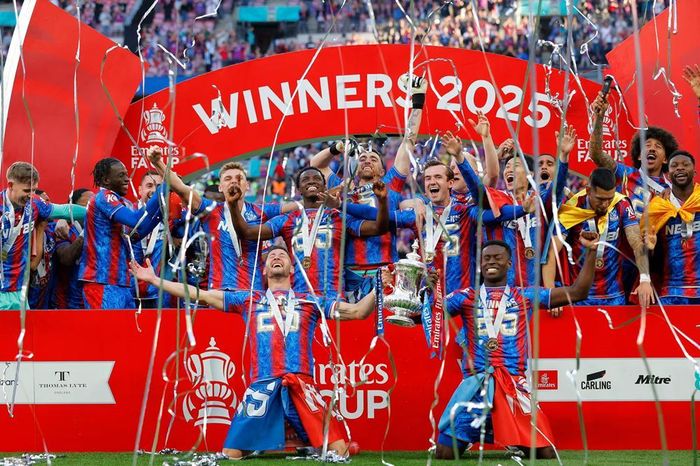 Crystal Palace gây chấn động khi đánh bại Man City để đăng quang FA Cup